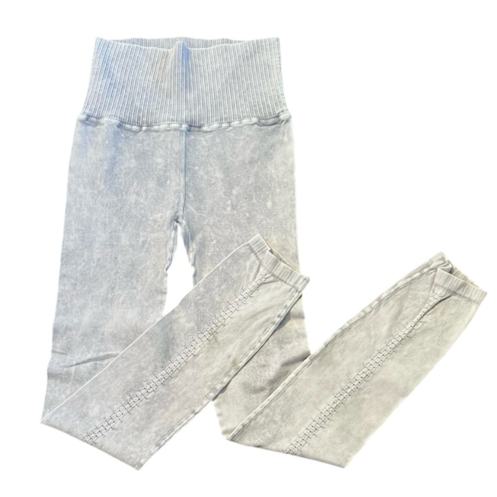 (#97) FP Movement High Rise 7/8 Good Karma Leggings Ice Grey XS/S NWOT